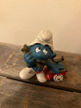 Vintage Blue Smurf Figurine with ☎️